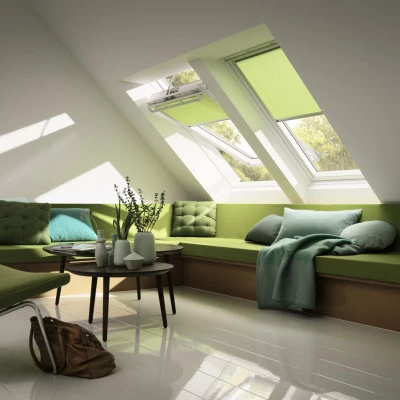 Velux GGL(bilico) con EDW in legno naturale