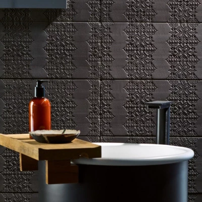 Bas-Relief garland nero | Collection di Mutina
