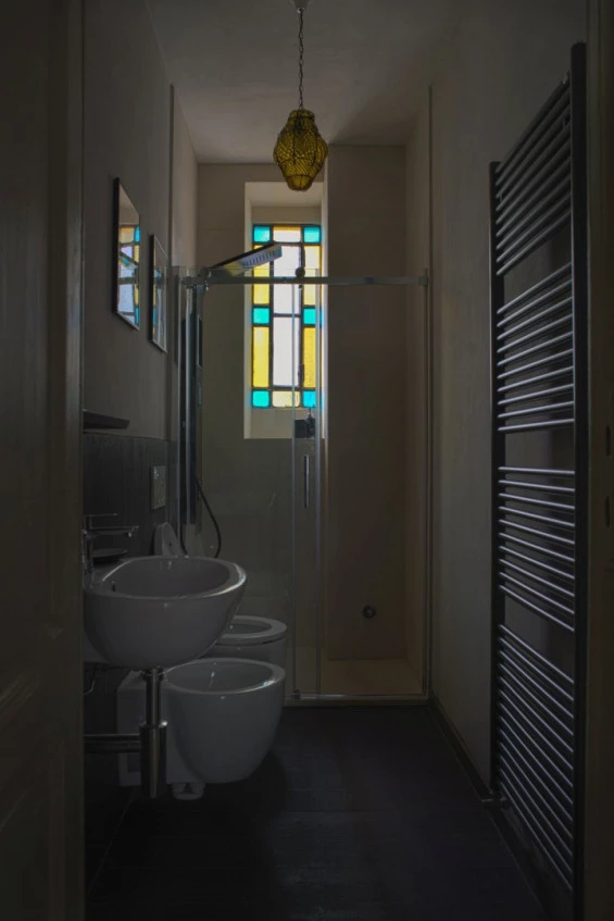  Project Arch. Alena Alexandrova  by Cover nube black e Dechirer decor | Collection di Mutina (Ph:Francesco Crivaro) Caem Group spa 