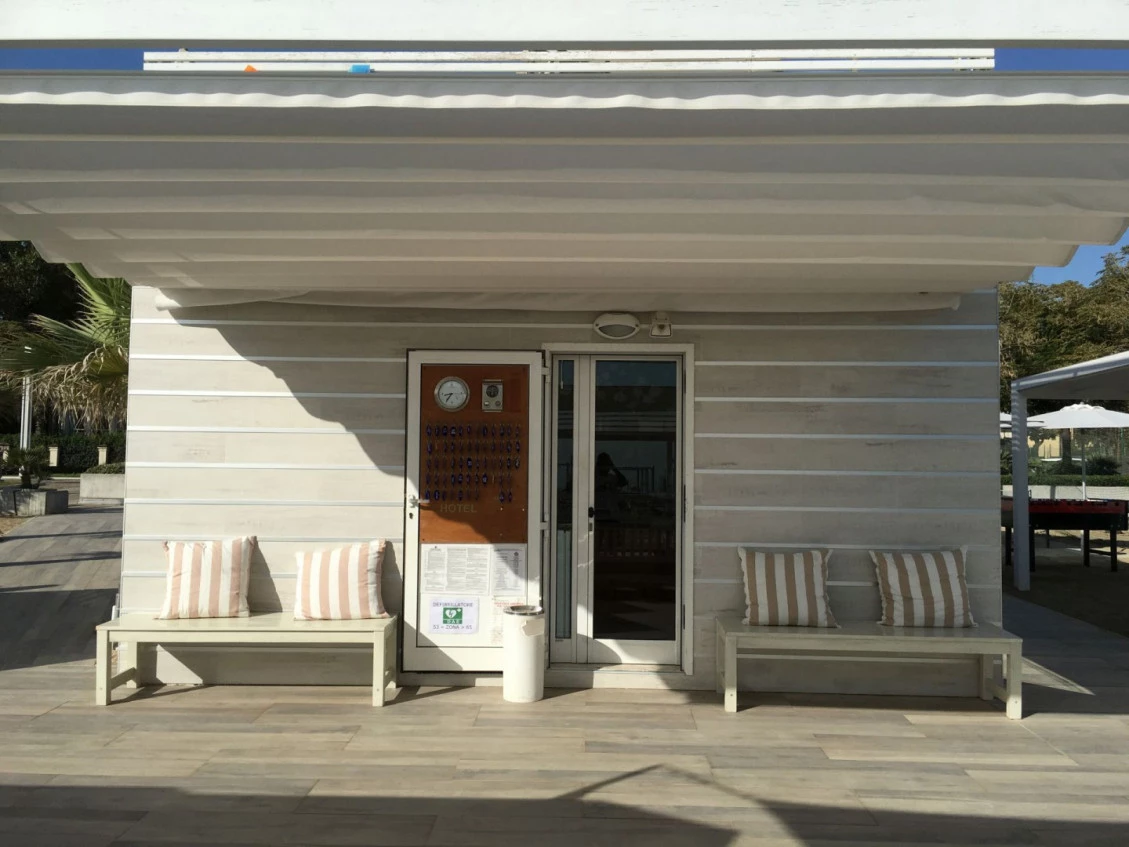  Stabilimento balneare Gianni, zona 64 Riccione | Collection di Kronos Ceramiche Caem Group spa 