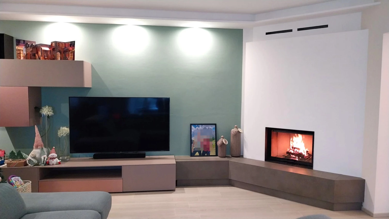  Abitazione privata in provincia di Rimini, Camino a Legna Piazzetta ME 70 con Top in gres porcellanato progetto Studio Arch.Vicini Caem Group spa 