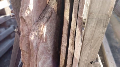 Quarzite Rosa Orientale Diam.130cm circa Lastra su Cavalletto sp.30/60mm (N.6 LASTRE)