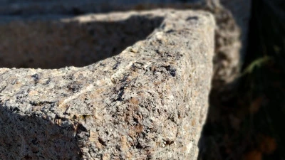 Vasca in Granito Rosa anticato 120x40 h30